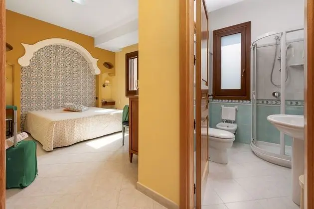 Comfort Tek Büyük veya İki Ayrı Yataklı Oda