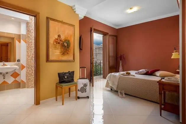 Tek Büyük veya İki Ayrı Yataklı Oda, Balkon