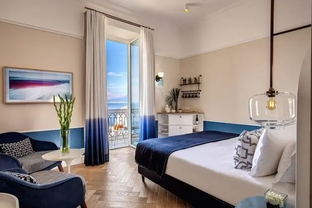 Deluxe Tek Büyük Yataklı Oda, Balkon, Deniz Manzaralı