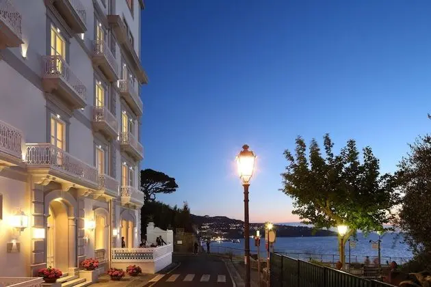 Deluxe Tek Büyük Yataklı Oda, Deniz Manzaralı