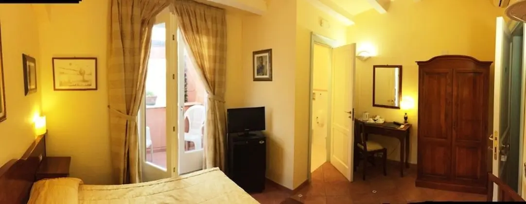 Comfort Tek Büyük Yataklı Oda, Balkon, Deniz Manzaralı