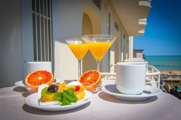 Comfort Tek Büyük Yataklı Oda, Balkon, Deniz Manzaralı