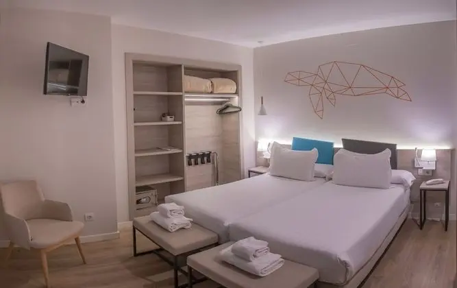 Tek Büyük veya İki Ayrı Yataklı Oda