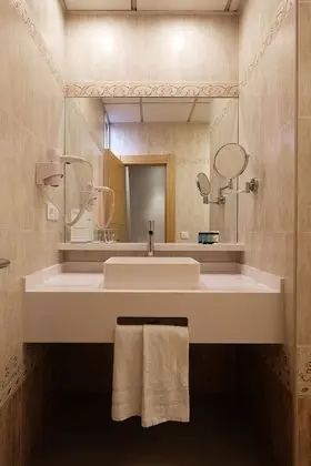 Tek Büyük veya İki Ayrı Yataklı Oda