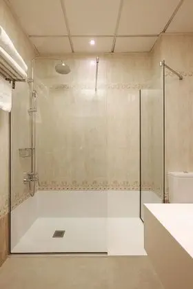 Tek Büyük veya İki Ayrı Yataklı Oda