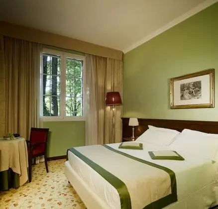 Comfort Tek Büyük Yataklı Oda