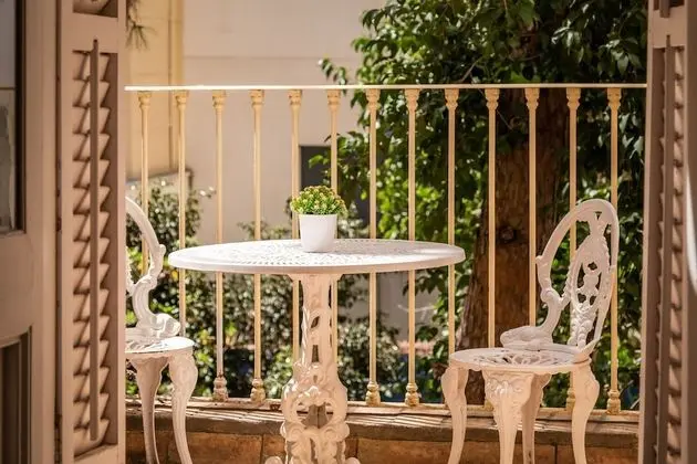 Tek Büyük veya İki Ayrı Yataklı Oda, Teras