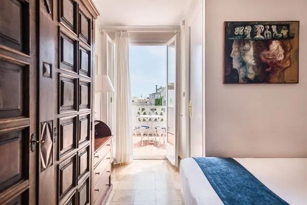 Üç Kişilik Oda, Teras