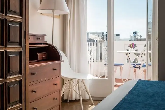 Üç Kişilik Oda, Teras