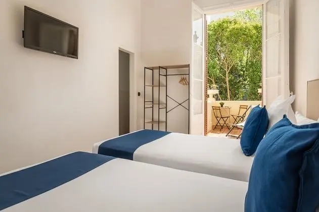 Tek Büyük veya İki Ayrı Yataklı Oda, Teras