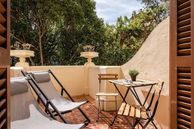 Tek Büyük veya İki Ayrı Yataklı Oda, Teras