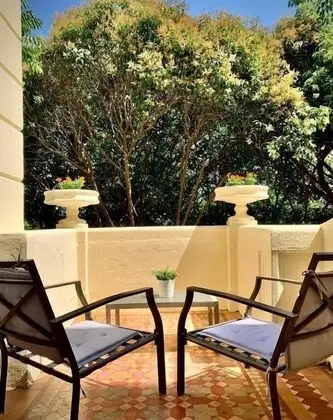 Tek Büyük veya İki Ayrı Yataklı Oda, Teras