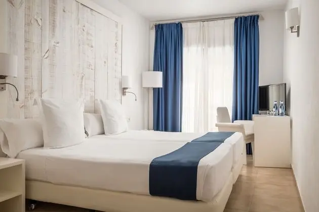 Standard Tek Büyük veya İki Ayrı Yataklı Oda