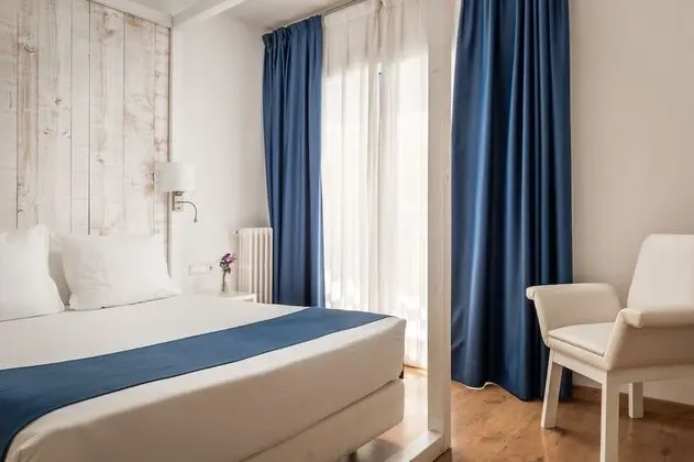 Standard Tek Büyük veya İki Ayrı Yataklı Oda