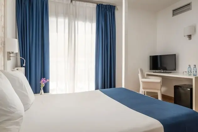 Standard Tek Büyük veya İki Ayrı Yataklı Oda