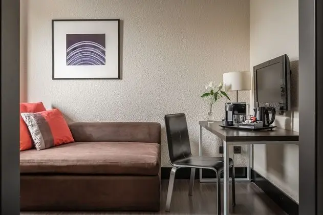 Superior Tek Büyük Yataklı Oda (con living room)