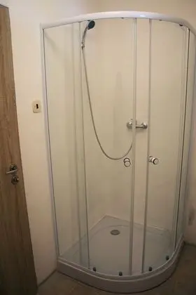Economy Tek Büyük Yataklı Oda