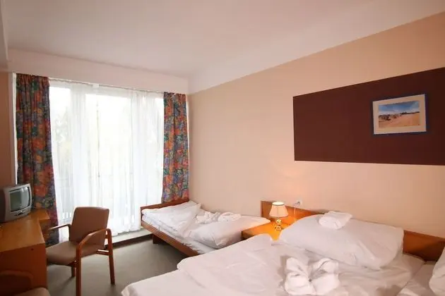 Üç Kişilik Oda, Balkon, Park Manzaralı (with Extrabed)