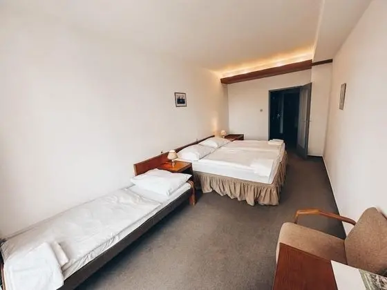 Üç Kişilik Oda, Balkon, Park Manzaralı (with Extrabed)