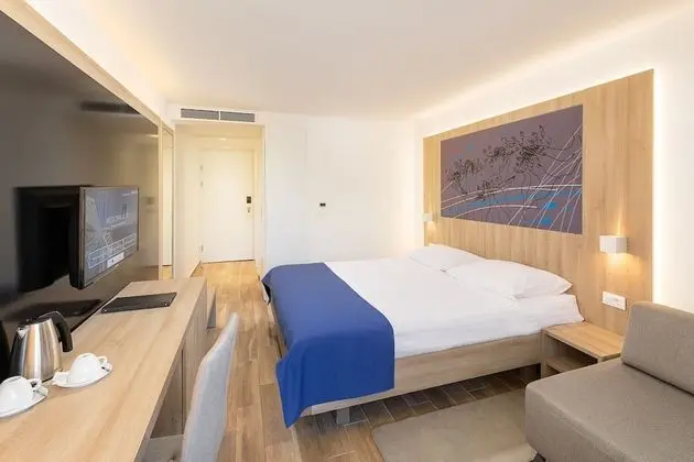 Comfort Double Room, Balcony, Partial Sea View