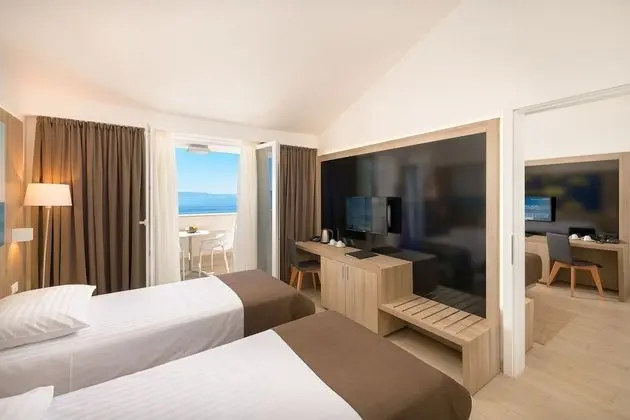 Standard Family Room, Balcony, Sea view (Residence)
