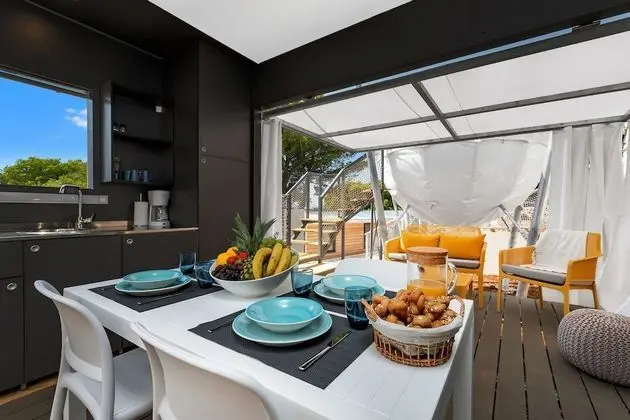 Friends & Family Glamping pad