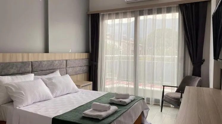 Aile Odası, Dağ Manzaralı, Fransız Balkonlu