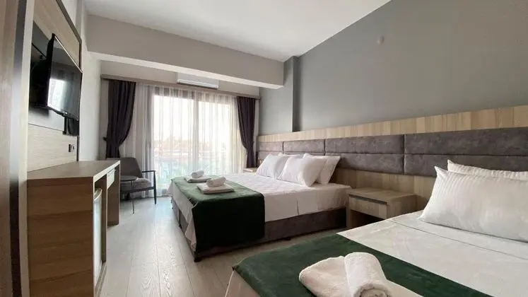Aile Odası, Dağ Manzaralı, Fransız Balkonlu