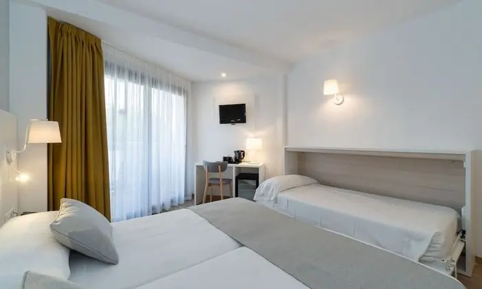 Tek Büyük Yataklı Oda, Balkon, Şehir Manzaralı