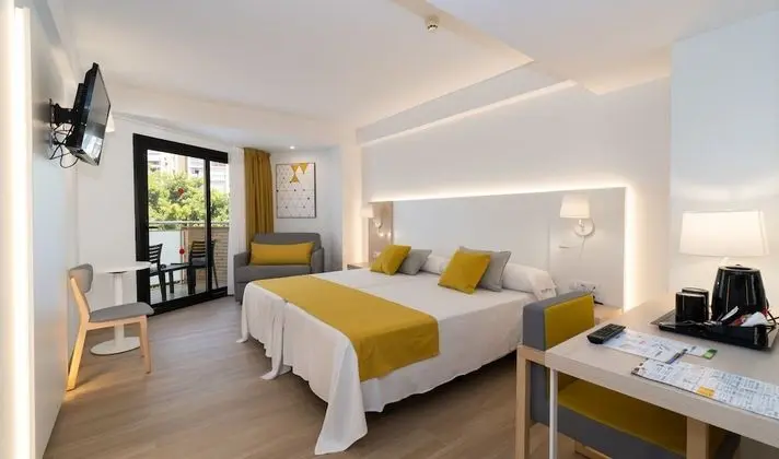 Tek Büyük Yataklı Oda, Balkon, Şehir Manzaralı (3 Adults)