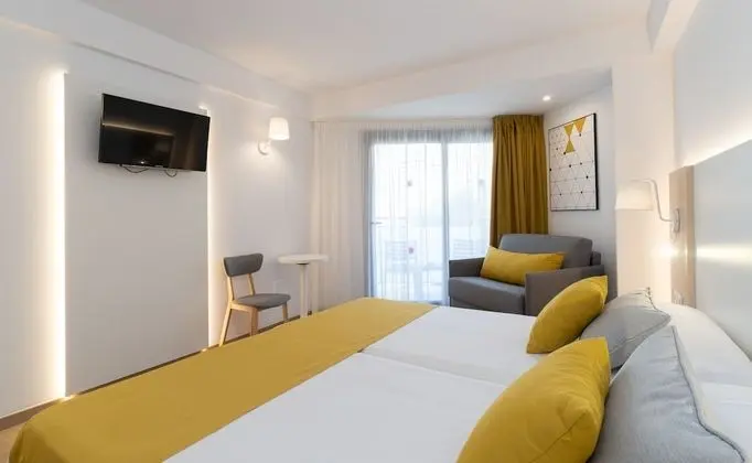 Tek Büyük Yataklı Oda, Balkon, Şehir Manzaralı (3 Adults)