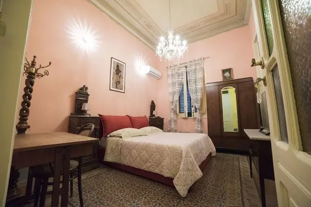 Exclusive Tek Büyük Yataklı Oda, Ortak Banyo