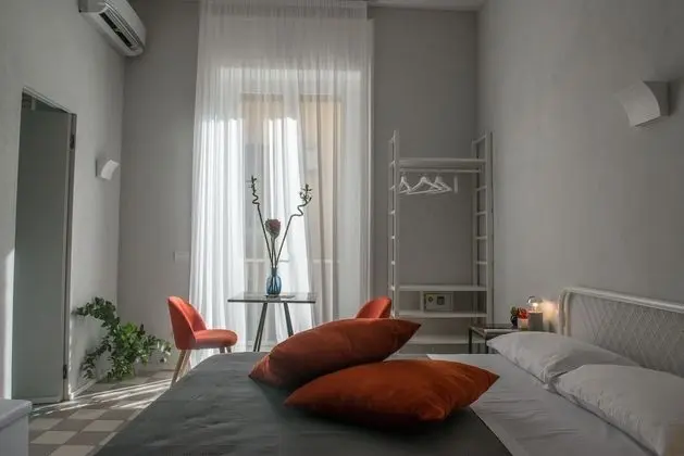 Deluxe Tek Büyük Yataklı Oda, Balkon, Şehir Manzaralı (Red)