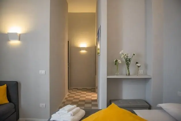 Deluxe Tek Büyük Yataklı Oda (Yellow)