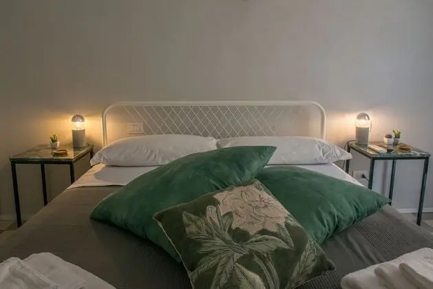 Tek Büyük Yataklı Oda, Balkon, Şehir Manzaralı (Green)