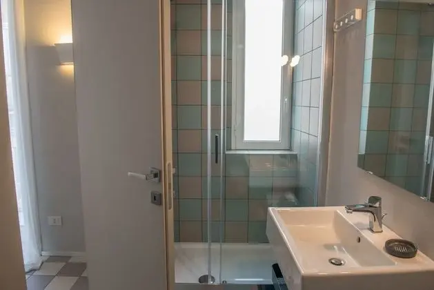 Tek Büyük Yataklı Oda, Balkon, Şehir Manzaralı (Green)