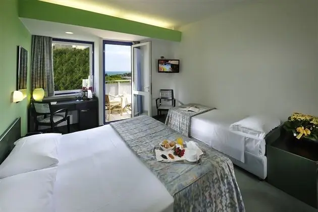 Comfort Üç Kişilik Oda, Kısmi Deniz Manzaralı