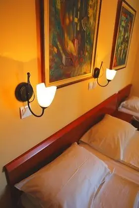 Classic Tek Büyük Yataklı Oda