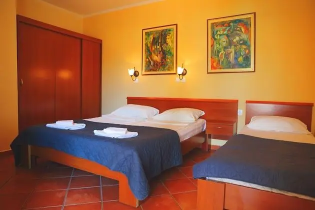 Classic Tek Büyük Yataklı Oda