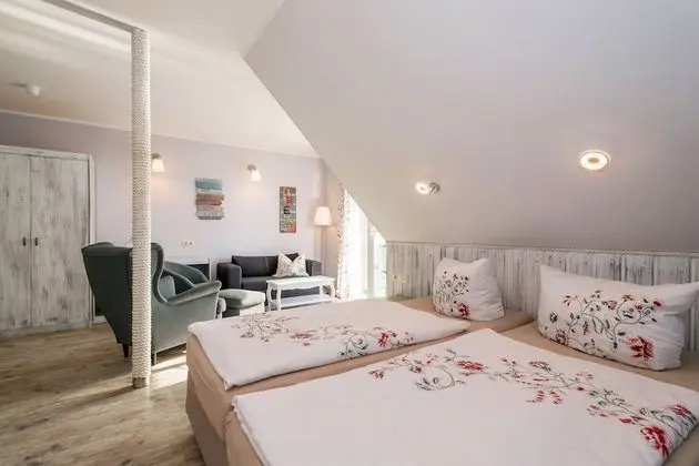 Comfort Tek Büyük Yataklı Oda, Balkon, Göl Manzaralı