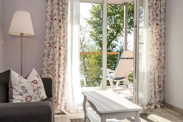 Comfort Tek Büyük Yataklı Oda, Balkon, Göl Manzaralı