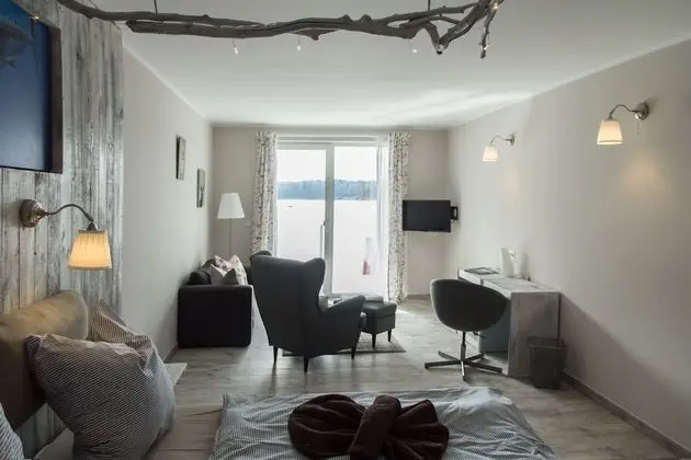 Comfort Tek Büyük Yataklı Oda, Balkon, Göl Manzaralı