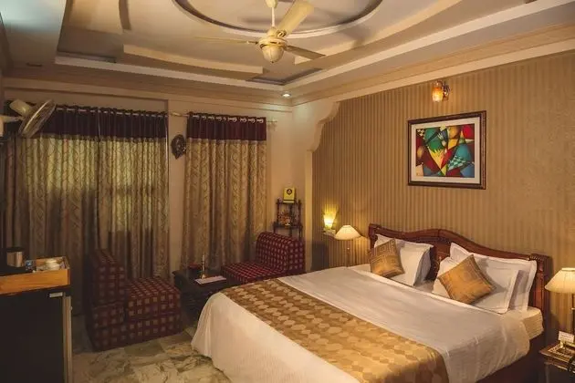 Deluxe Tek Büyük Yataklı Oda, 1 En Büyük (King) Boy Yatak, Engellilere Uygun, Şehir Manzaralı