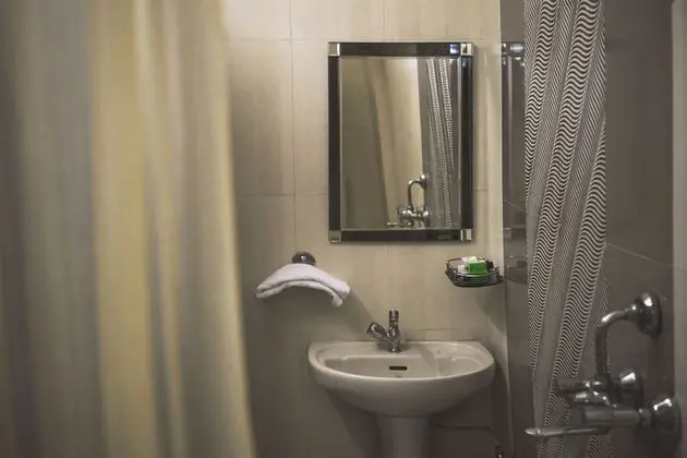 Deluxe Tek Büyük Yataklı Oda, 1 En Büyük (King) Boy Yatak, Engellilere Uygun, Şehir Manzaralı