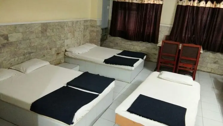 Family Tek Büyük Yataklı Oda