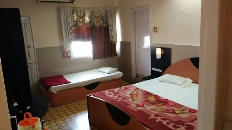 Family Tek Büyük Yataklı Oda