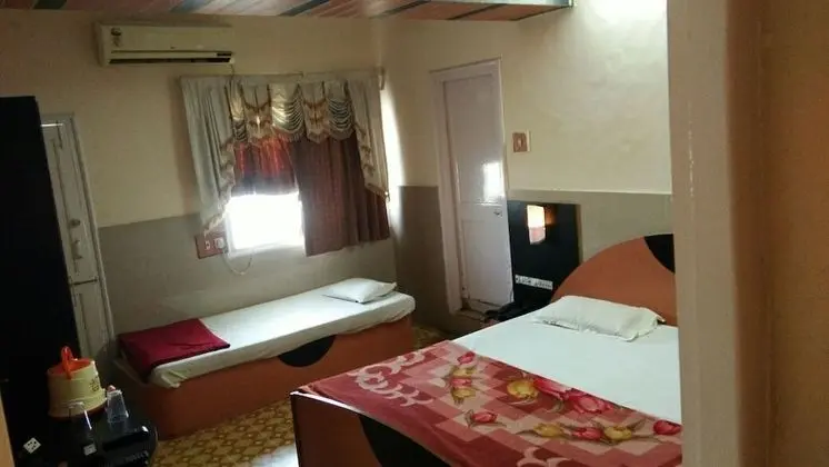 Family Tek Büyük Yataklı Oda