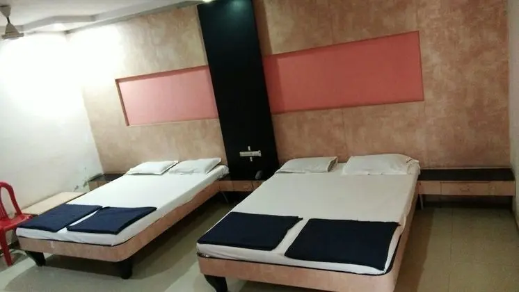 Family Tek Büyük Yataklı Oda