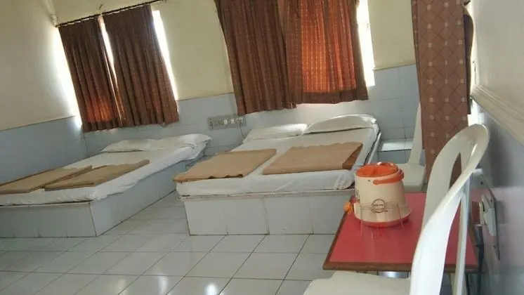 Family Tek Büyük Yataklı Oda