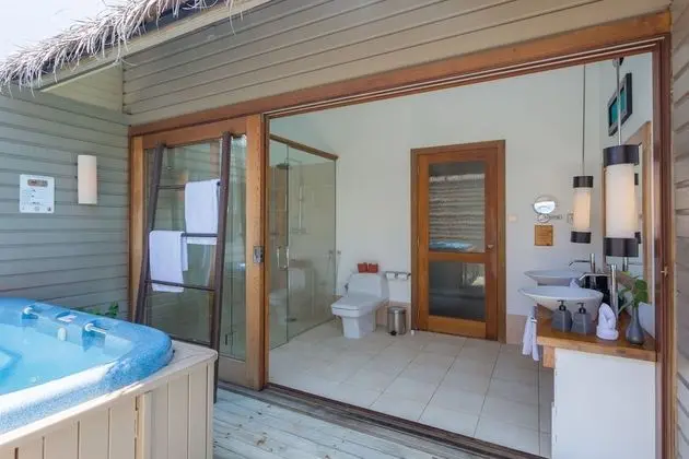Villa, Jakuzi, Deniz Üstü